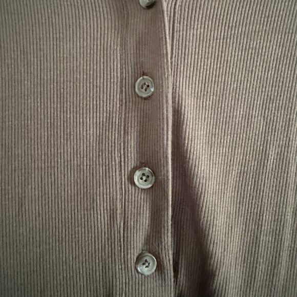 BETRO SIMONE | Cash Brown ribbed Button Henley style Bodysuit | Extra Small - Picture 3 of 5